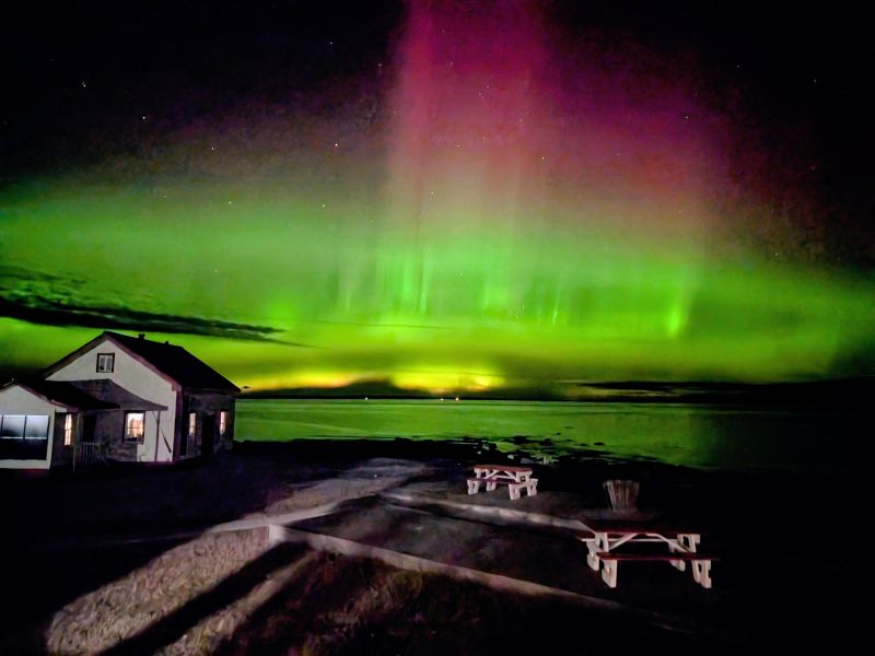 aurore boréale au dessus de Pointe-Nord, crédit photo Louis Royer